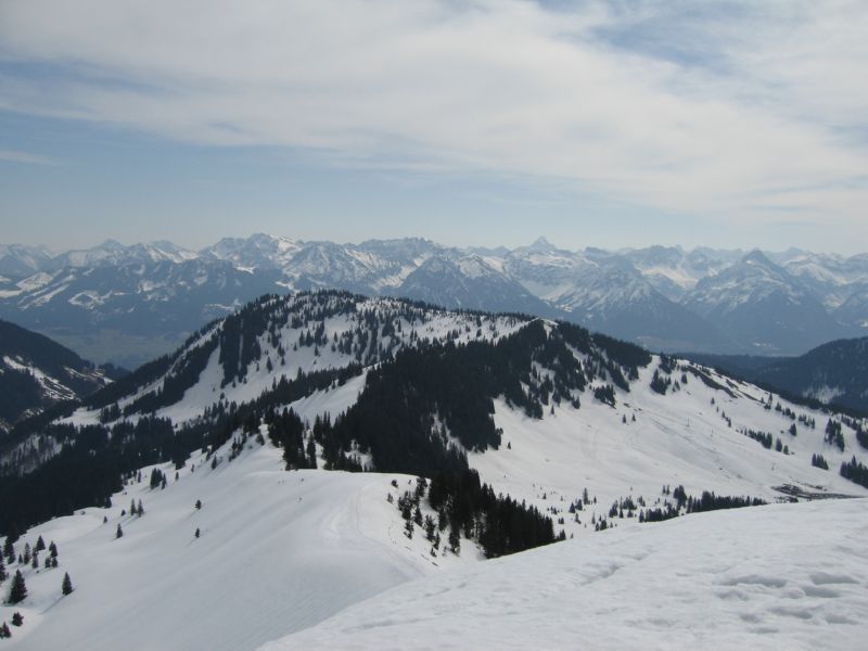 2009-04-12 Allgaeu (17) Wannen and Nebelhorn in Back